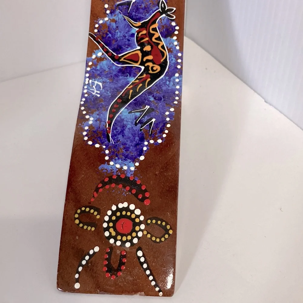 Floating Wine Bottle Holder Australian KANGAROO Hand Crafted Painted  12 x 2 in